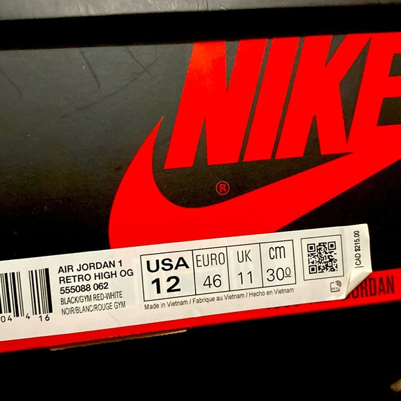 Nike - Jordan 1’s High Retro - Size 12 - Bloodline w/ original box. - Picture 3 of 6